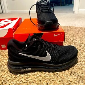 Nike Air Max Men's Black Shoes